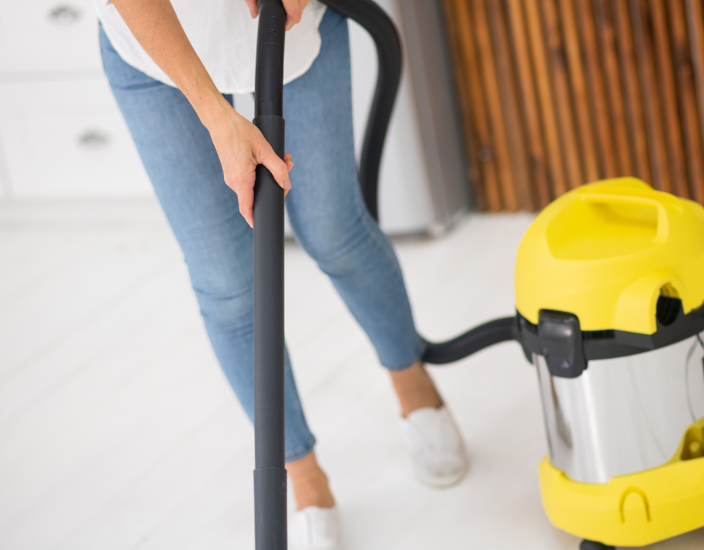 Maid-Serv Recurring Cleaning Utah Maid-Serv recurring home cleaning Utah vacuuming floors