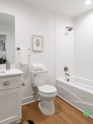 Spotless Bathroom Move-Out Cleaning Utah – Maid-Serv Bathroom cleaned by Maid-Serv professional move-out cleaning services in Utah